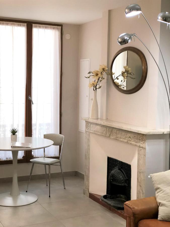Le Petit Bijou Sete, Quatre Appartements Au Centre Ville, Trois Avec Vue Canal Екстериор снимка