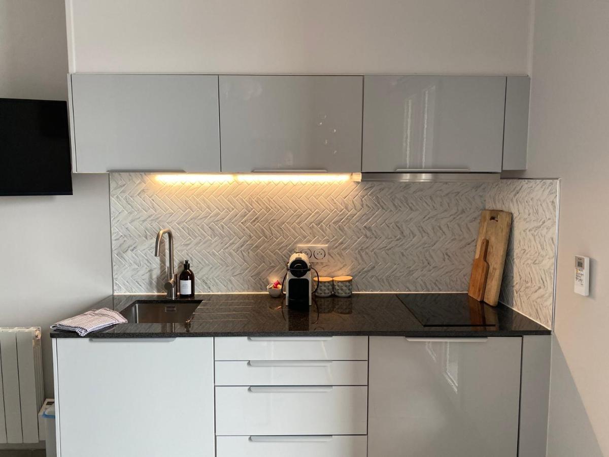 Le Petit Bijou Sete, Quatre Appartements Au Centre Ville, Trois Avec Vue Canal Екстериор снимка