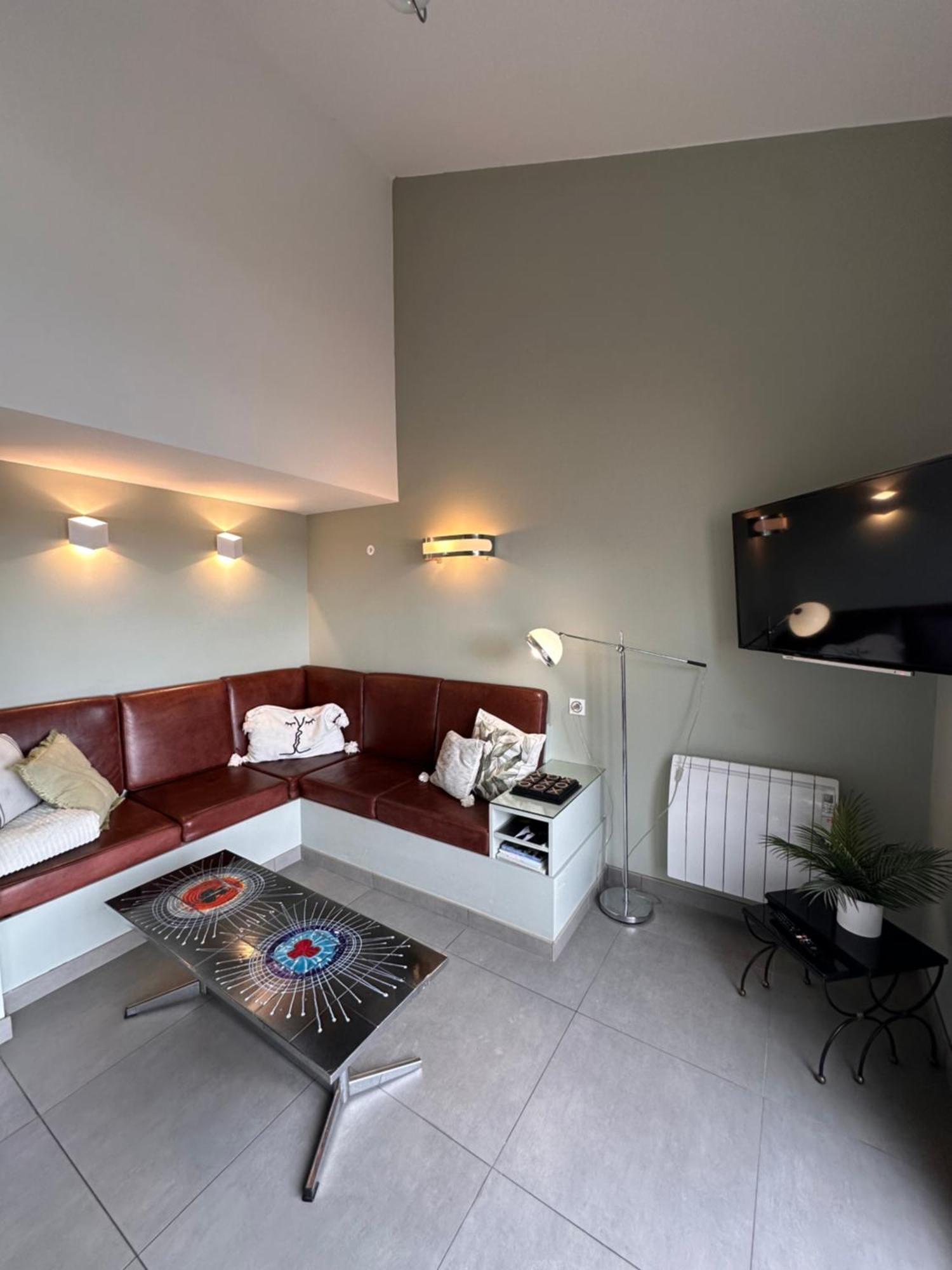 Le Petit Bijou Sete, Quatre Appartements Au Centre Ville, Trois Avec Vue Canal Екстериор снимка