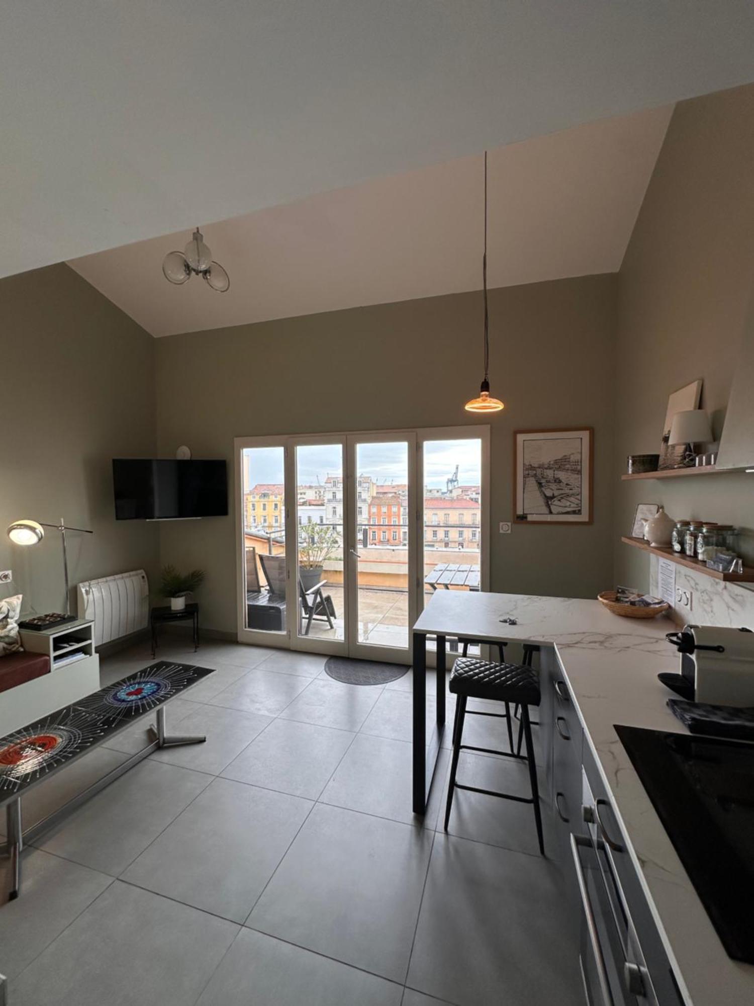 Le Petit Bijou Sete, Quatre Appartements Au Centre Ville, Trois Avec Vue Canal Екстериор снимка